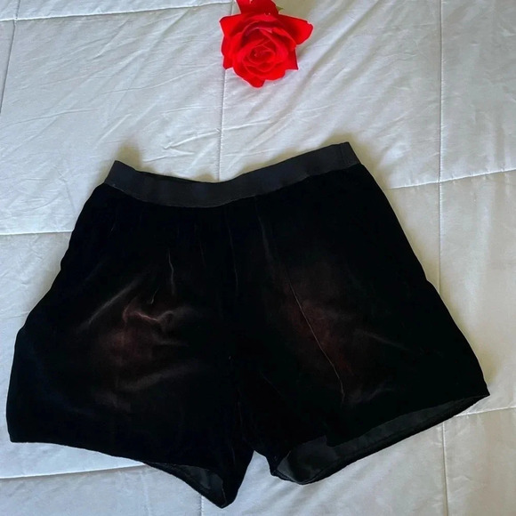 Theysken’s Theory Pimin acid Wash velvet shorts - Picture 3 of 11